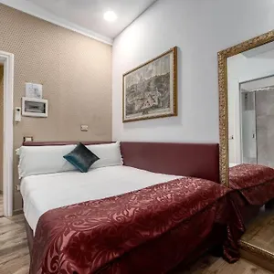https://trevi-qq-rooms.it-romehotels.com